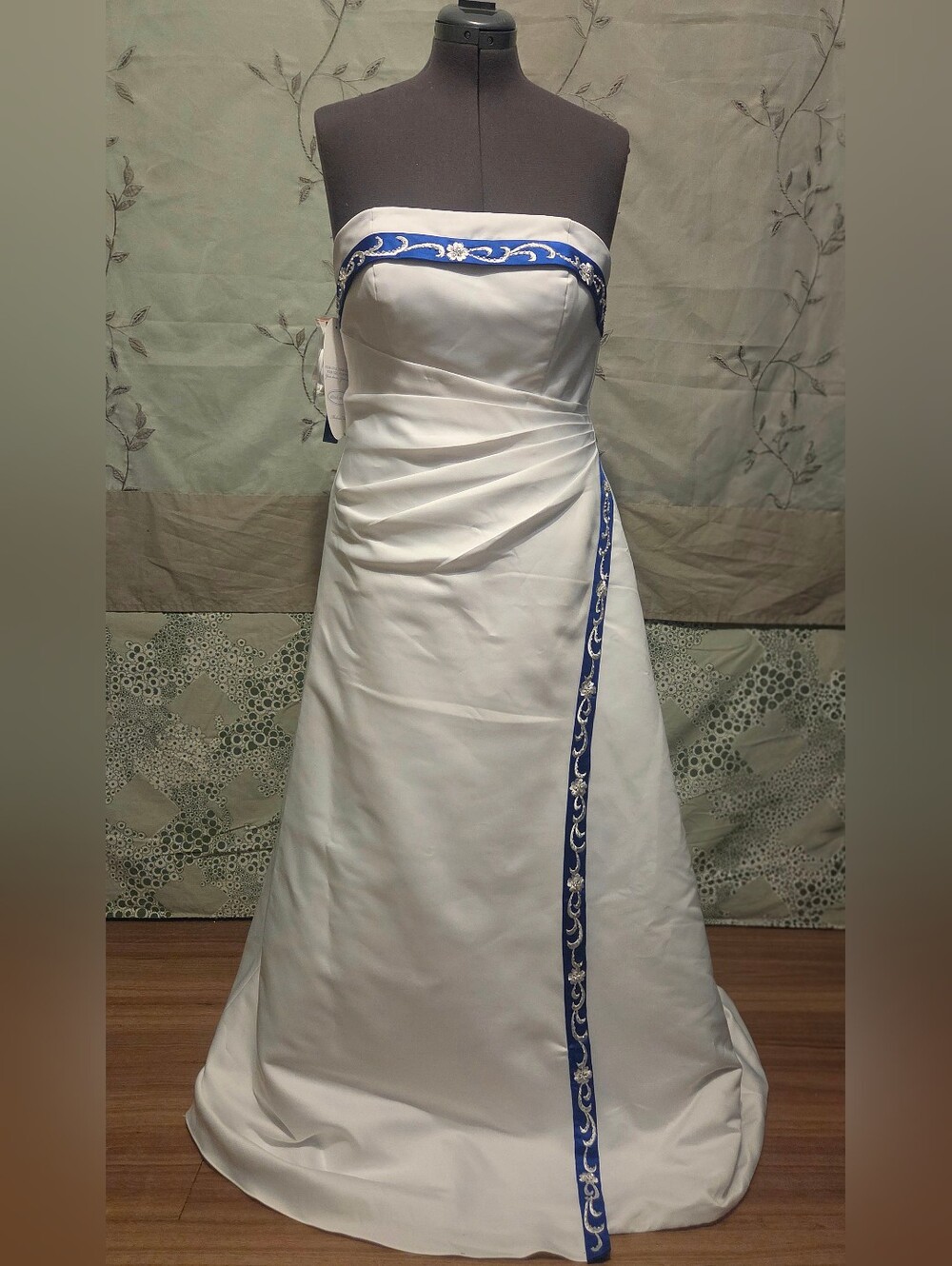 BNWT Alfred Angelo Strapless White & Cobalt Blue Wedding Gown C2015 Size 12